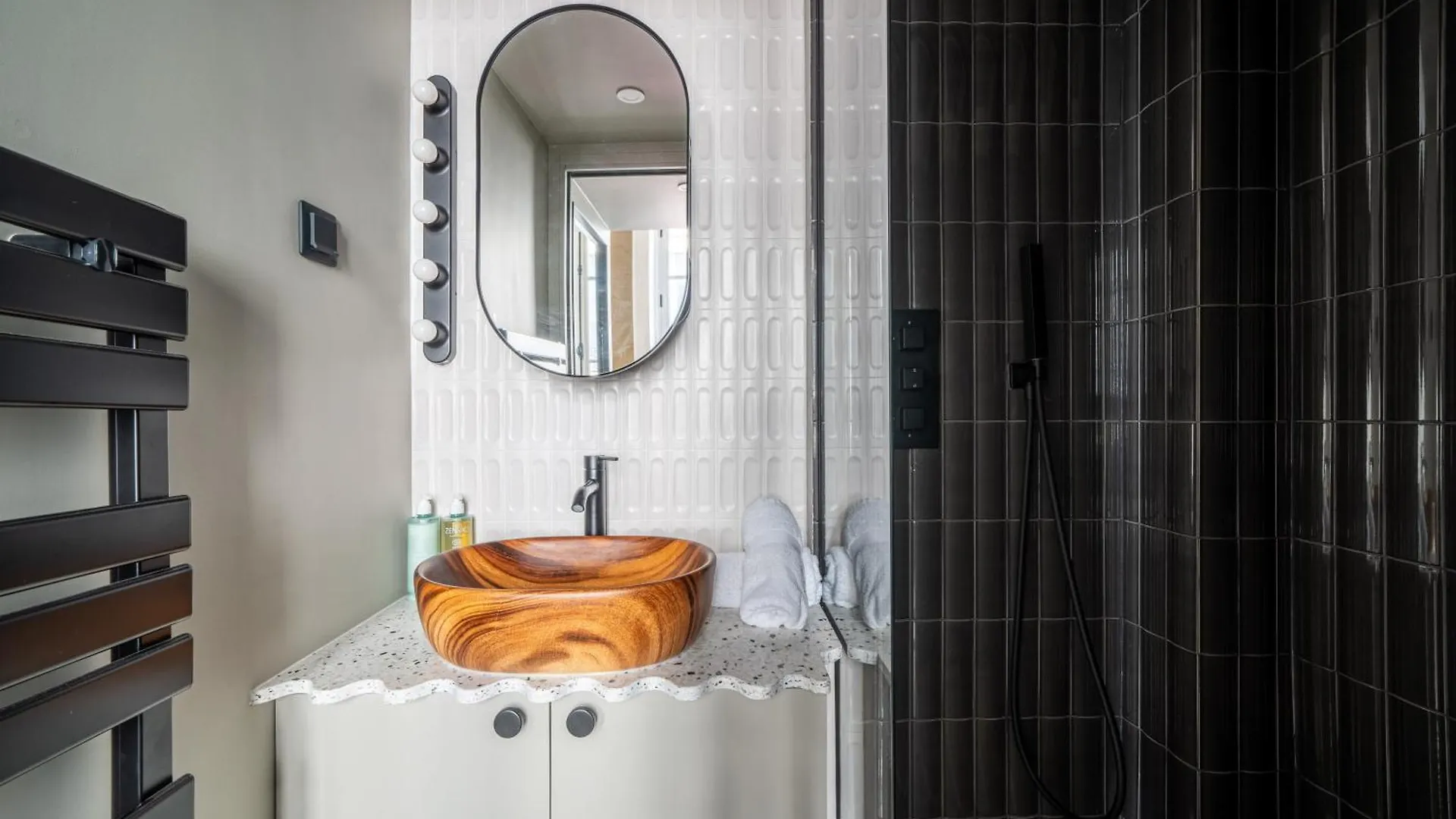 Le Saint-Pere - Saint-Germain Chic Apartment Paris